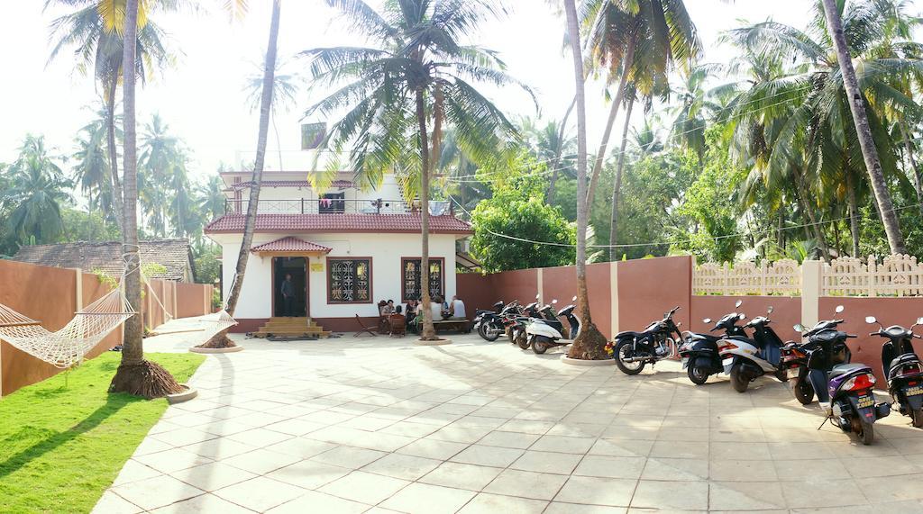 Wanderers Hostel Morjim Eksteriør billede