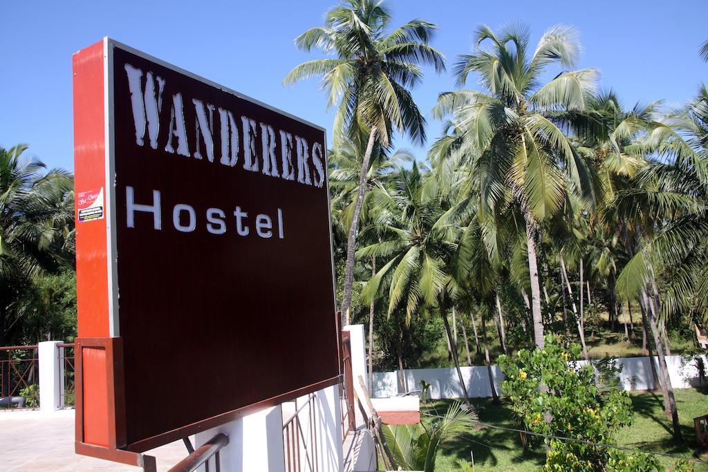 Wanderers Hostel Morjim Eksteriør billede