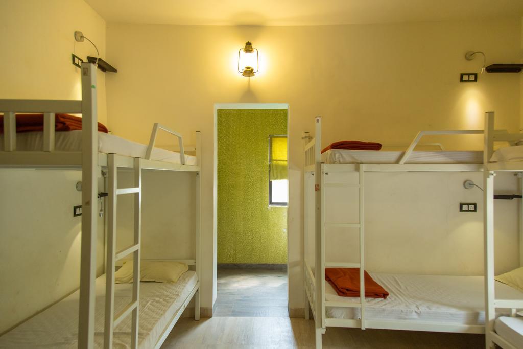 Wanderers Hostel Morjim Eksteriør billede