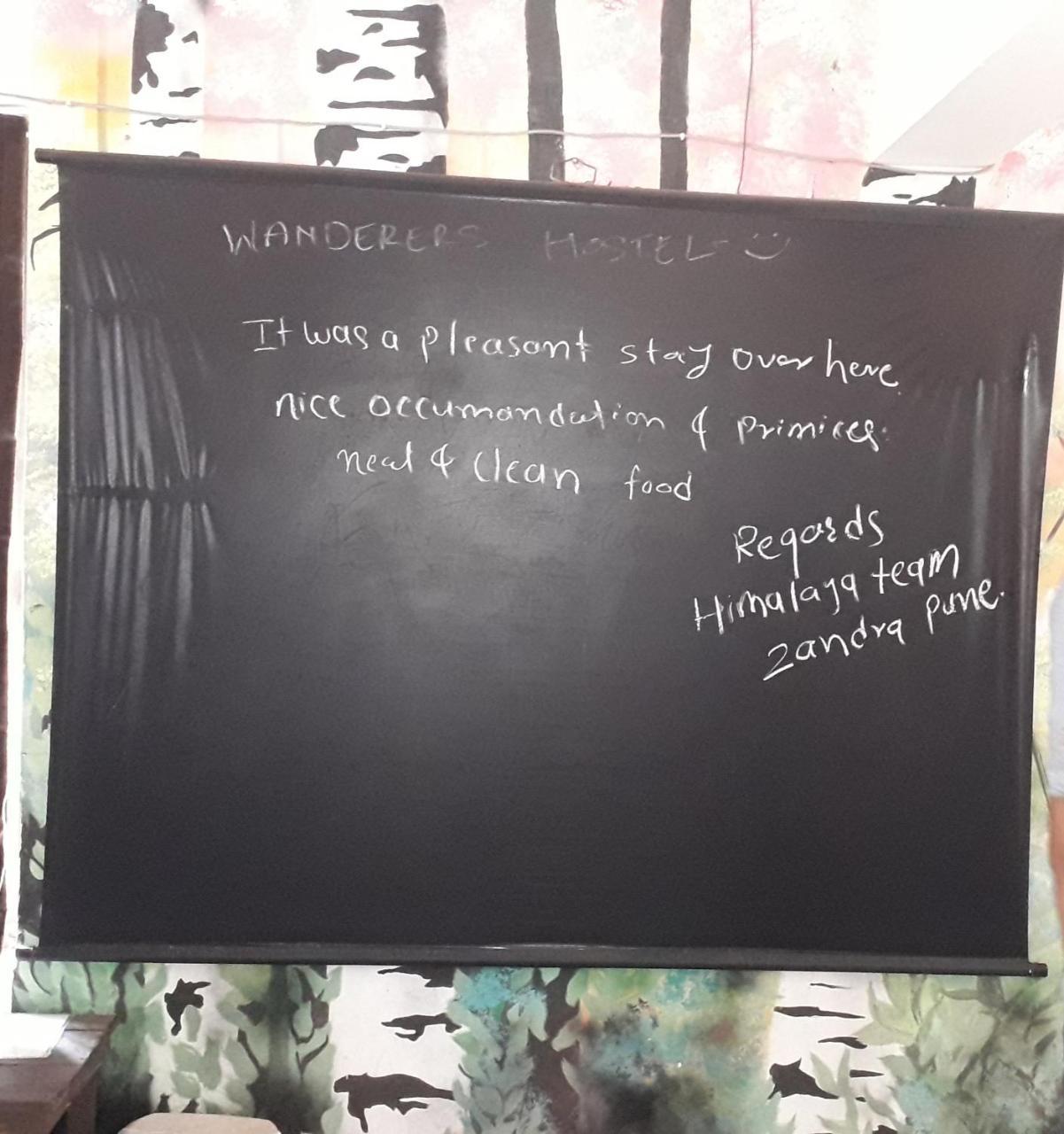 Wanderers Hostel Morjim Eksteriør billede