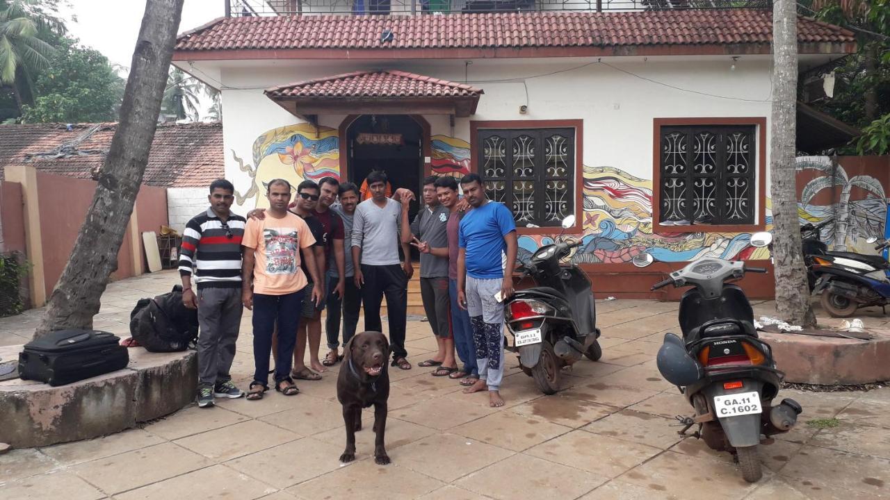 Wanderers Hostel Morjim Eksteriør billede